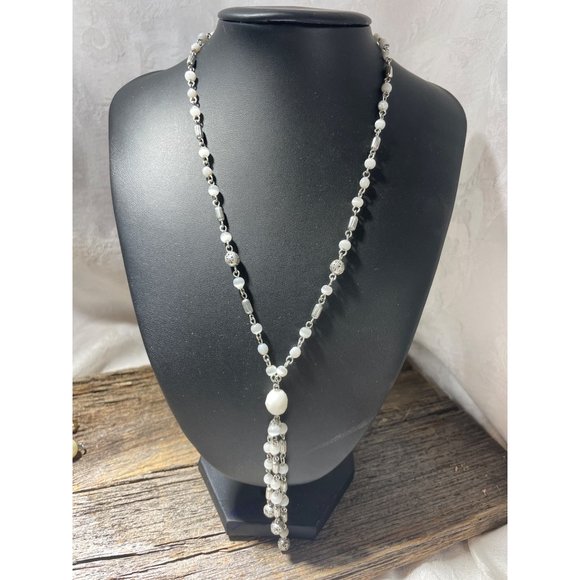 Beautiful Vintage Costume Necklace Silver Faux White Stones Pearls - Picture 3 of 4